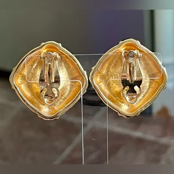 Swarovski Large Gold Plate Clip on Earrings Blk Enamel, Clear Crystal - Picture 4 of 8